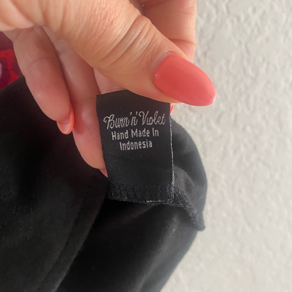 Vintage Embroidered Tank - Picture 5 of 5